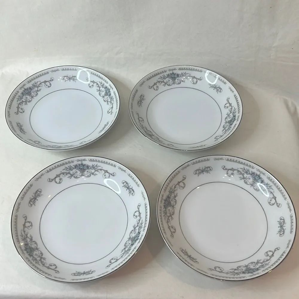 Diane Fine Porcelain China Bowls Japan 4 Fruit Berry Dessert Dish Platinum Trim